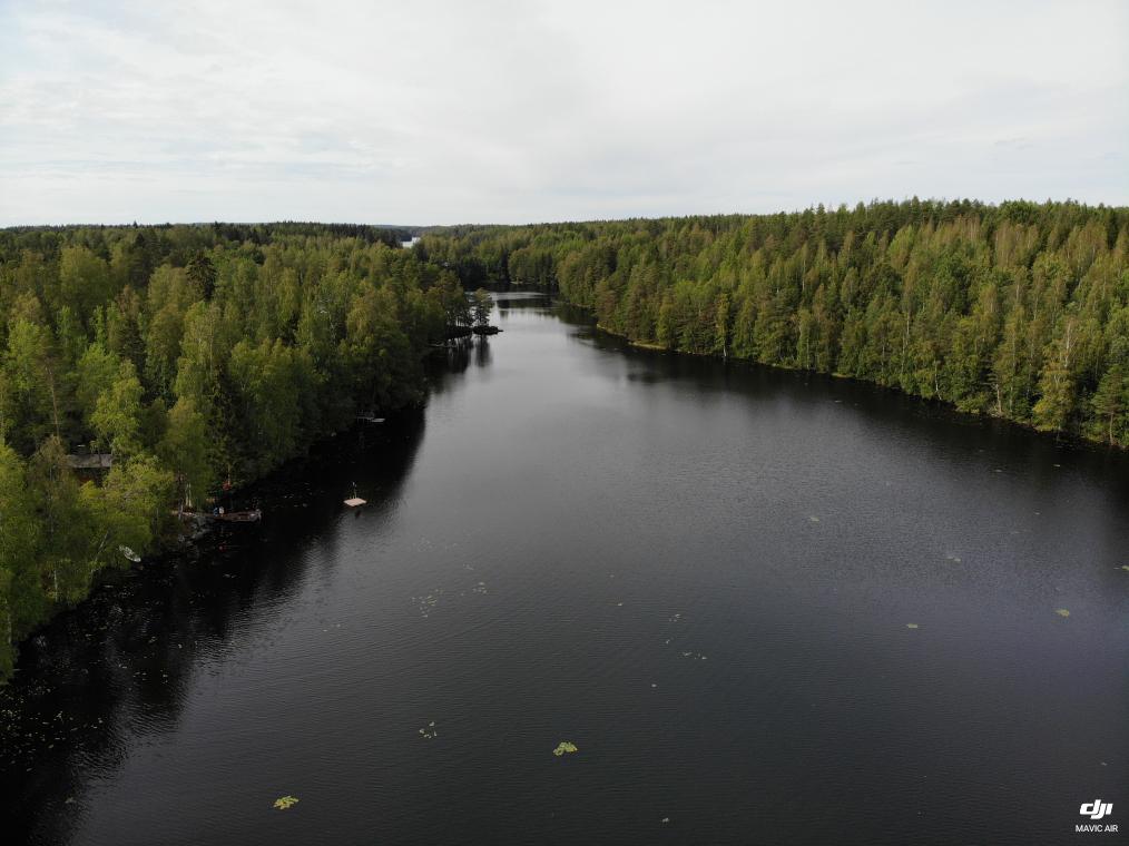 Kasiniemen alavirta - Kasinimen urheilukentän ranta