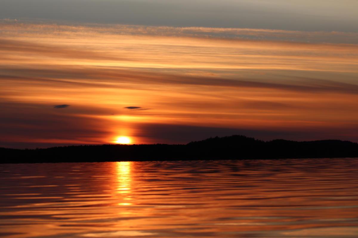 Kesäyö Vesijaolla - Suullisenlahti